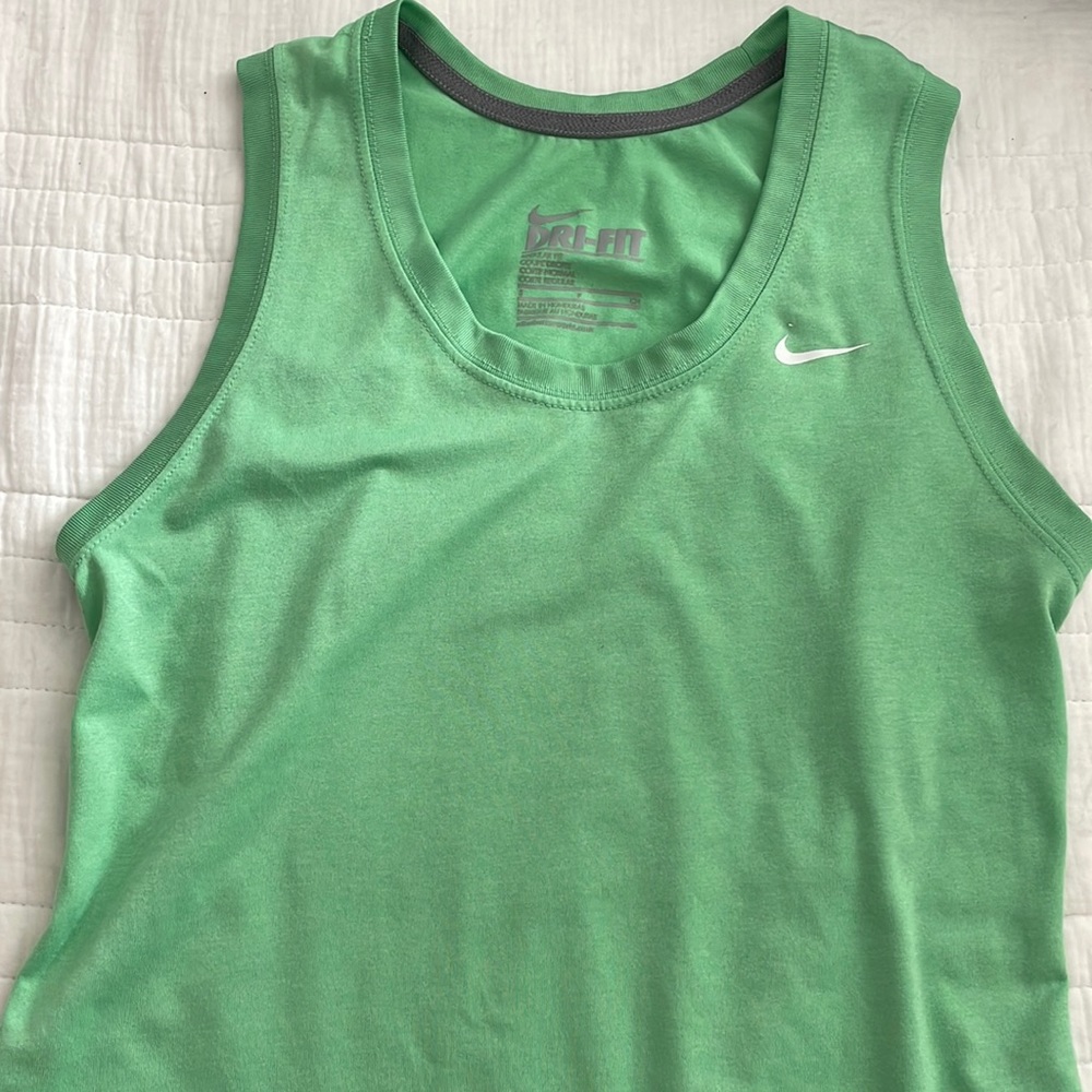 Nike tank